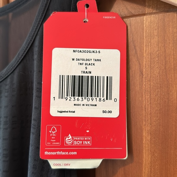 TNF Dayology Tank - Picture 4 of 7